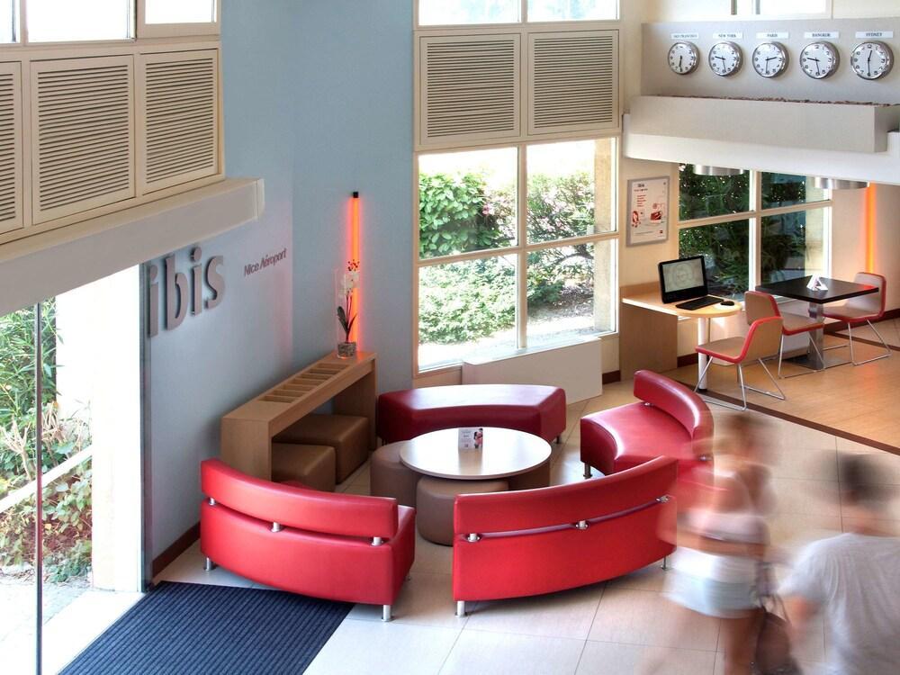 Hotel Ibis Aéroport Promenade Des 3*